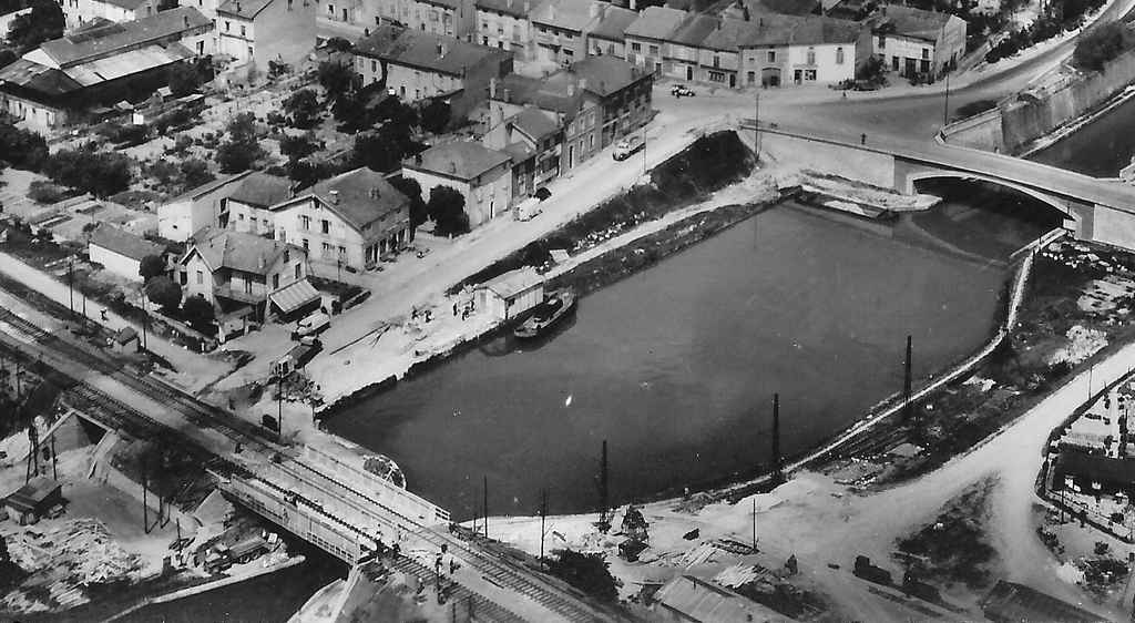 Le port de la maladrerie dans les annes 50
